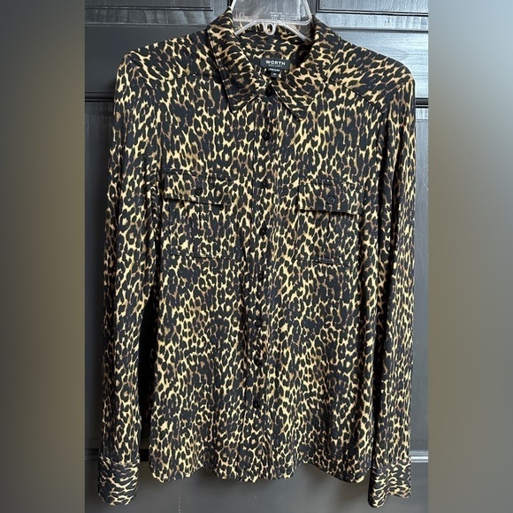 Worth New York Women’s Size Medium Long Sleeve Button Down Animal Print Blouse - Picture 1 of 10